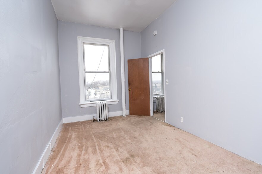 More Photos Of 271-277 State St, Schenectady Apartments For Sale