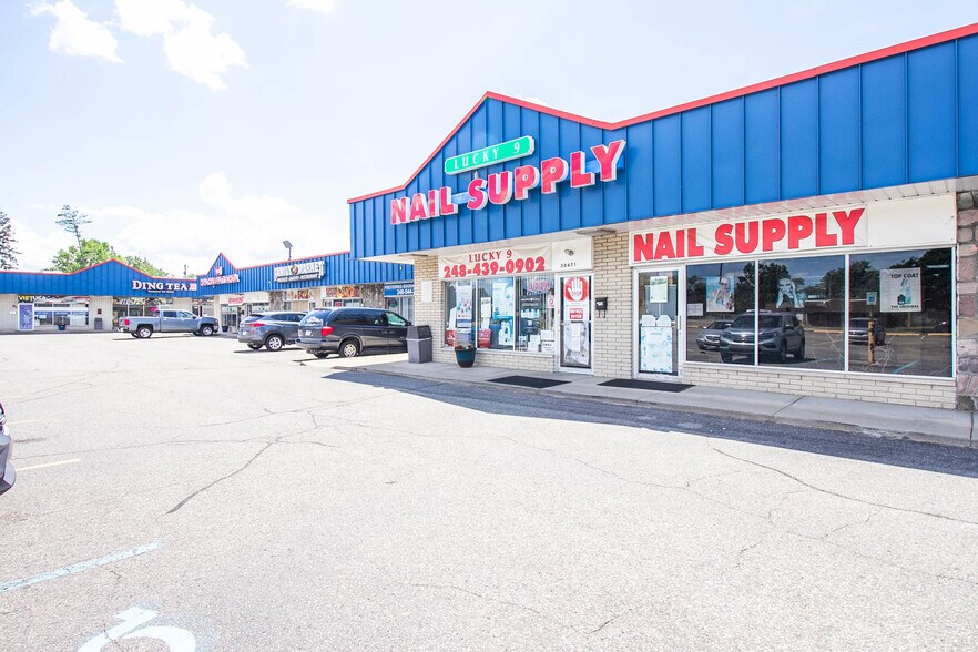 More Photos Of 30547-30701 Dequindre Rd, Madison Heights General Retail For Sale