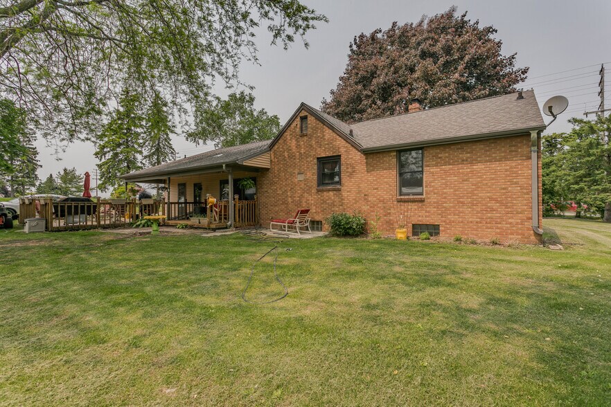 More Photos Of 2015 County Road II, Neenah Garden Center For Sale