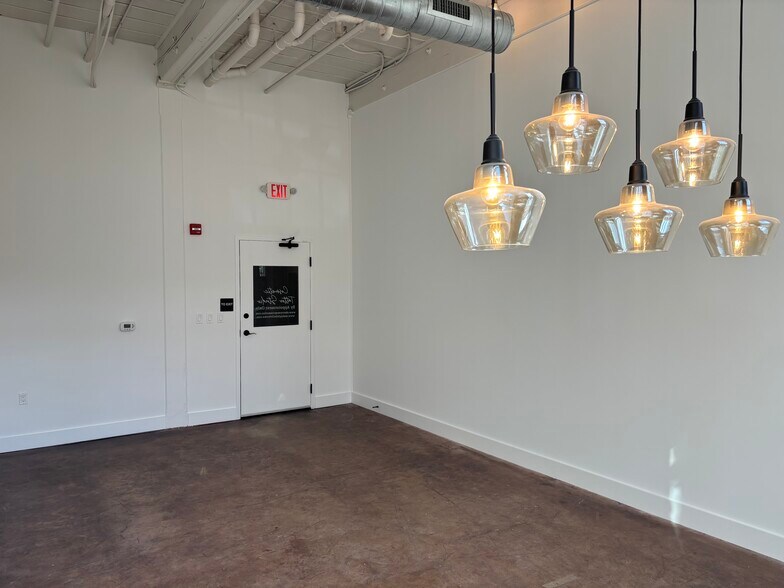 More Photos Of 1262 Simon Blvd, Easton Specialty For Sale