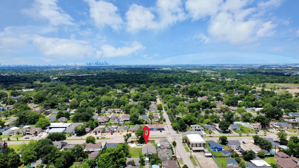 More Photos Of 8346 Howard Dr, Houston Office For Sale