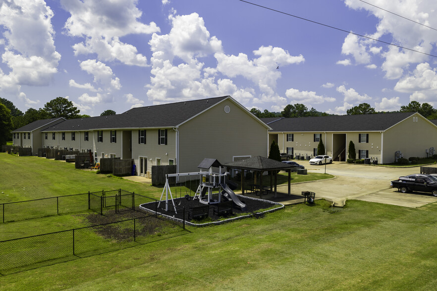 More Photos Of 2301 Motes Rd, Sylacauga Apartments For Sale