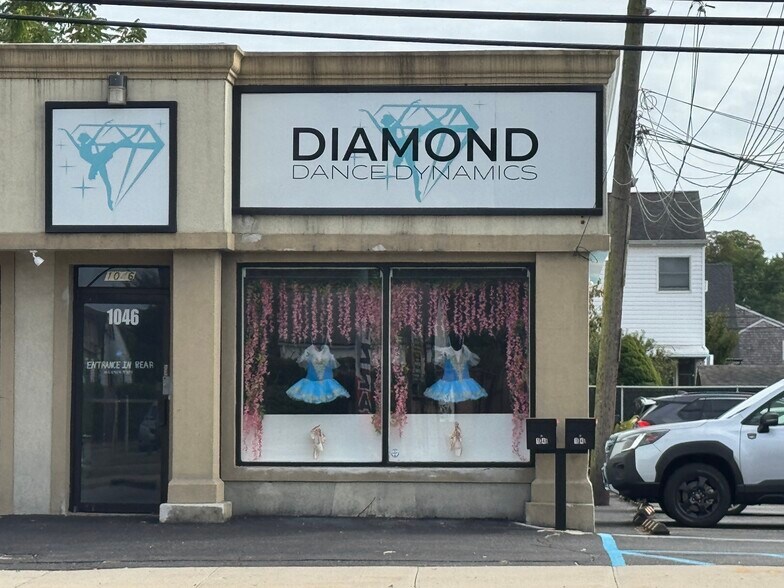 Primary Photo Of 1046-1048 Montauk Hwy, Copiague Freestanding For Lease