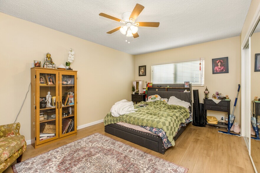 More Photos Of 1021 W 14th St, San Pedro Apartments For Sale