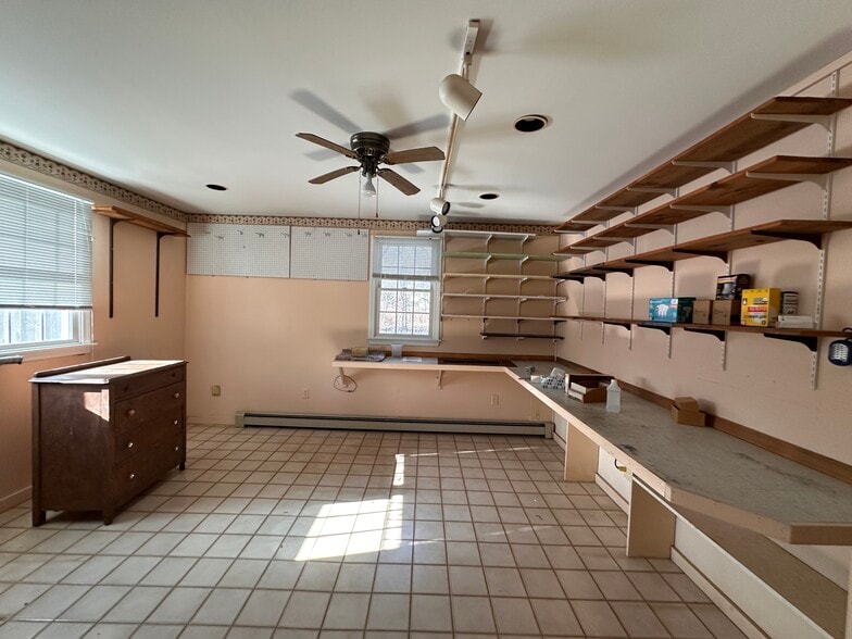 More Photos Of 54 Old Main St, South Yarmouth Flex For Sale