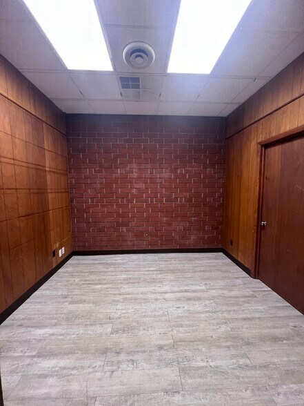 More Photos Of 708 N William St, Goldsboro Light Manufacturing For Lease