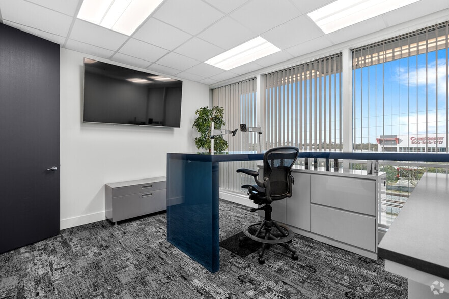 More Photos Of 19495 Biscayne Blvd, Aventura Office For Lease