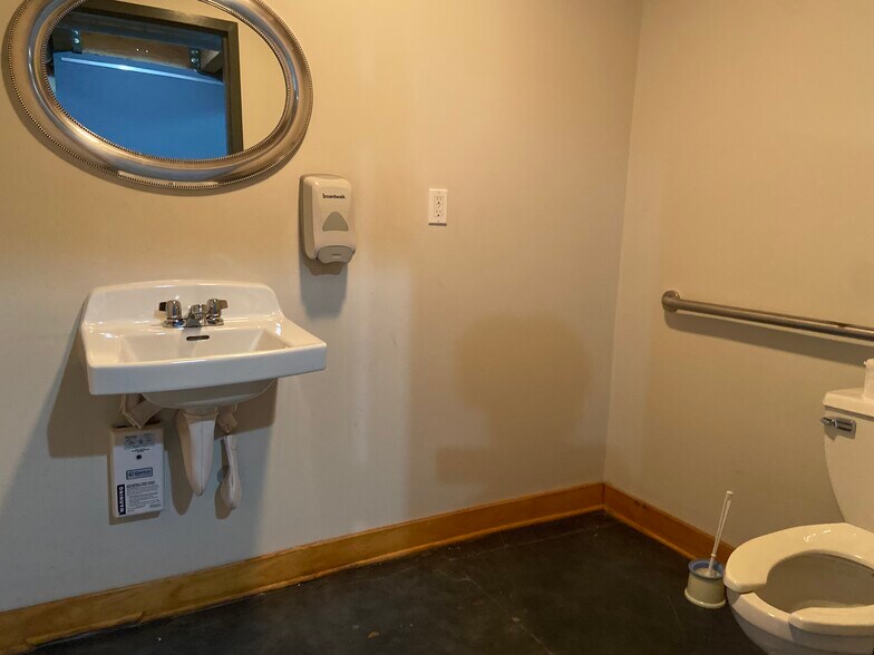 More Photos Of 10 Lackawanna Plz, Montclair Storefront Retail Office For Lease
