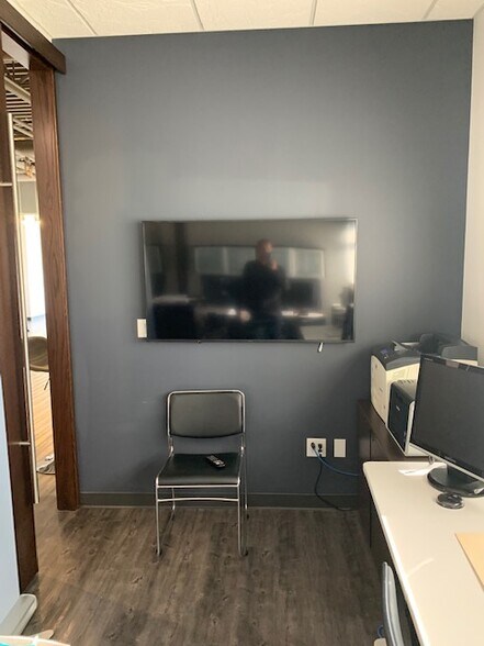 More Photos Of 15 Carlton Dr, St. Albert Flex For Sale