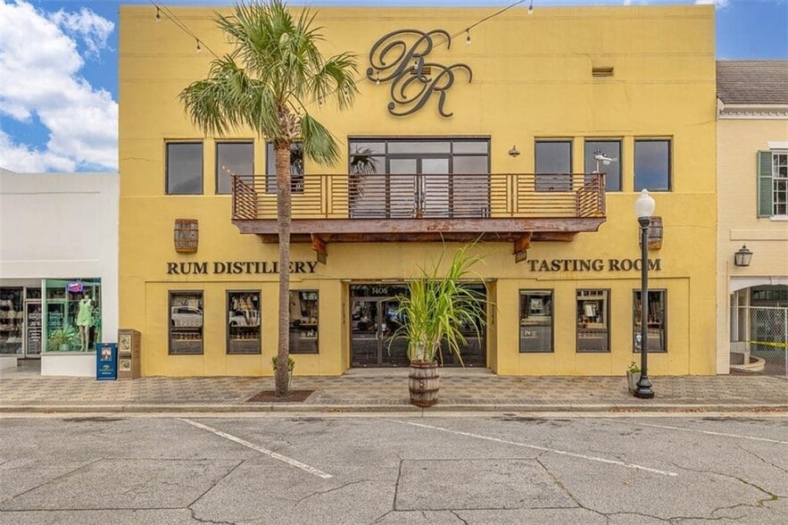 Primary Photo Of 1404-1406 Newcastle St, Brunswick General Retail For Sale