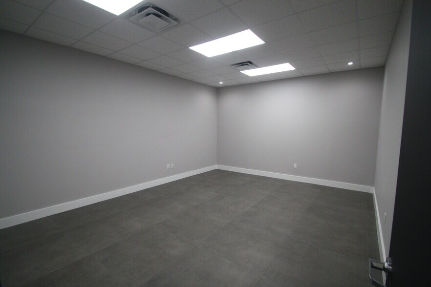 More Photos Of 3801 W Commercial Blvd, Fort Lauderdale Manufacturing For Lease