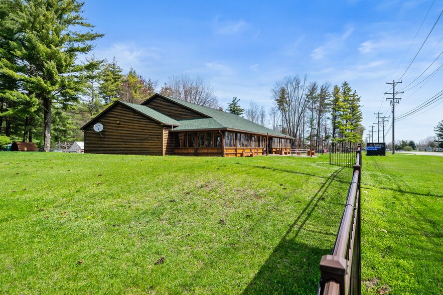 More Photos Of 8826 Gratiot Ave, Columbus Restaurant For Sale