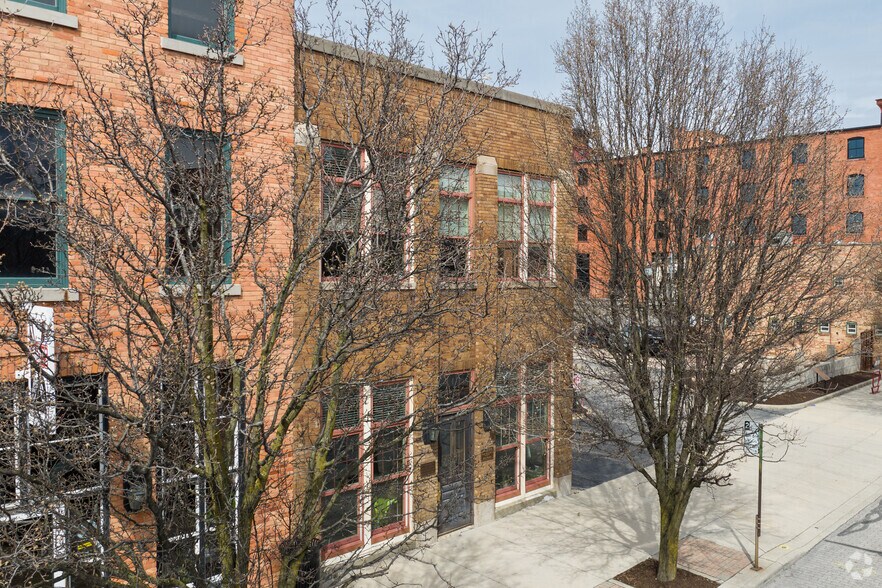 More Photos Of 24 S Huron St, Toledo Freestanding For Lease
