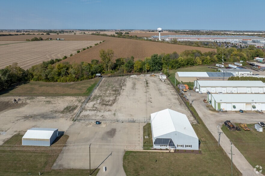 More Photos Of 950 Gore Rd, Morris Warehouse For Lease