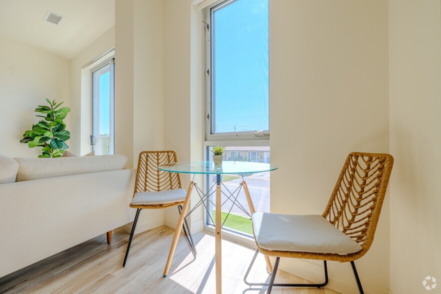 More Photos Of 301 Westmount Rd W, Kitchener Apartments For Lease