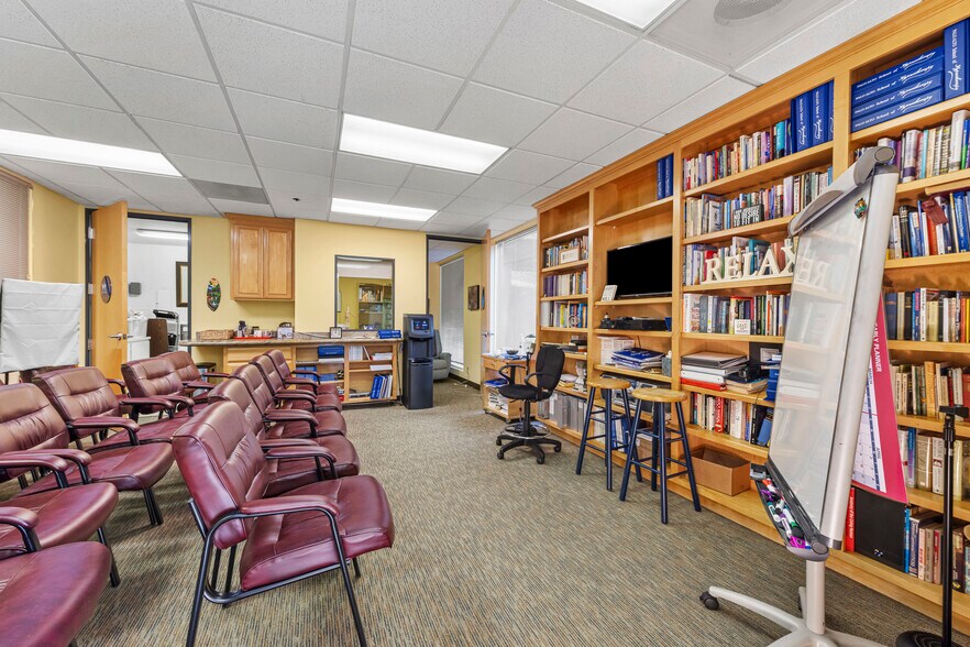 More Photos Of 4149 El Camino Way, Palo Alto Office For Sale