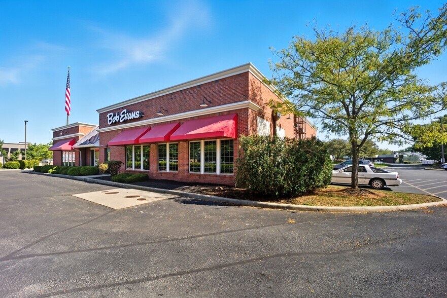 More Photos Of 23 Huber Village Blvd, Westerville Restaurant For Sale