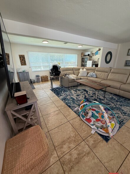 More Photos Of 5460 Bayshore Rd, North Fort Myers Office Residential For Sale