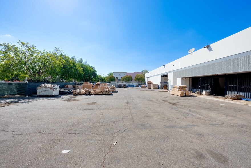 More Photos Of 10720 Ada Ave, Montclair Warehouse For Lease