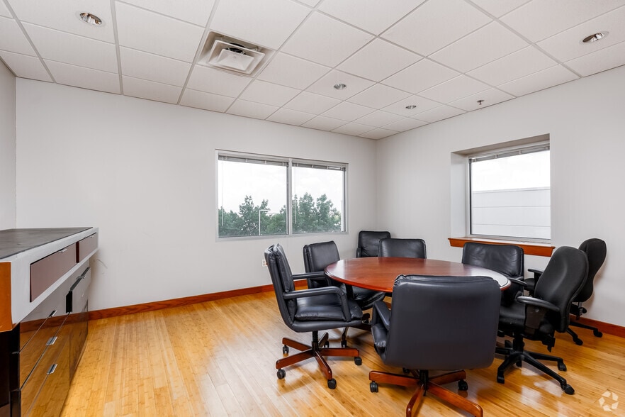 More Photos Of 4464 W Plano Pky, Plano Auto Repair For Lease