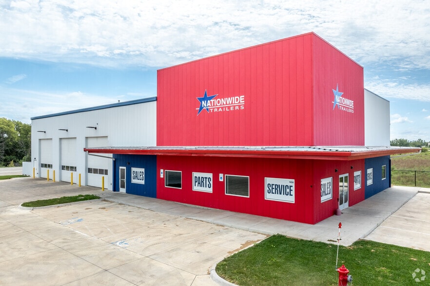 Primary Photo Of 1458 Northridge Cir, Altoona Auto Repair For Sale