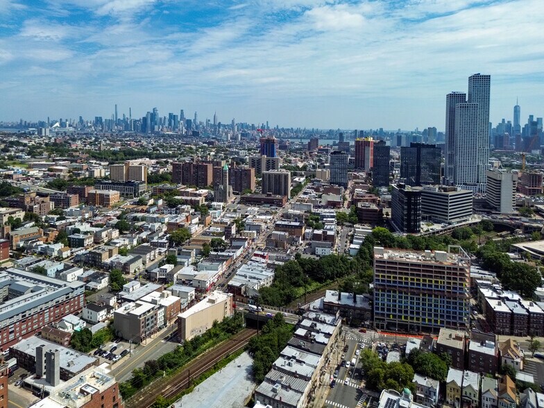 More Photos Of 845 Newark Ave, Jersey City Medical For Lease