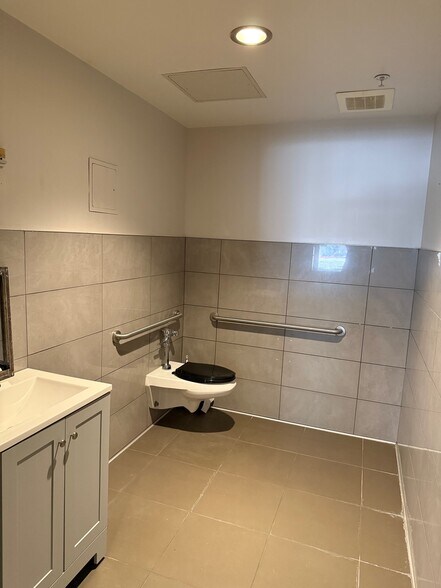 More Photos Of 302-390 11th Ave, San Diego Apartments For Sale