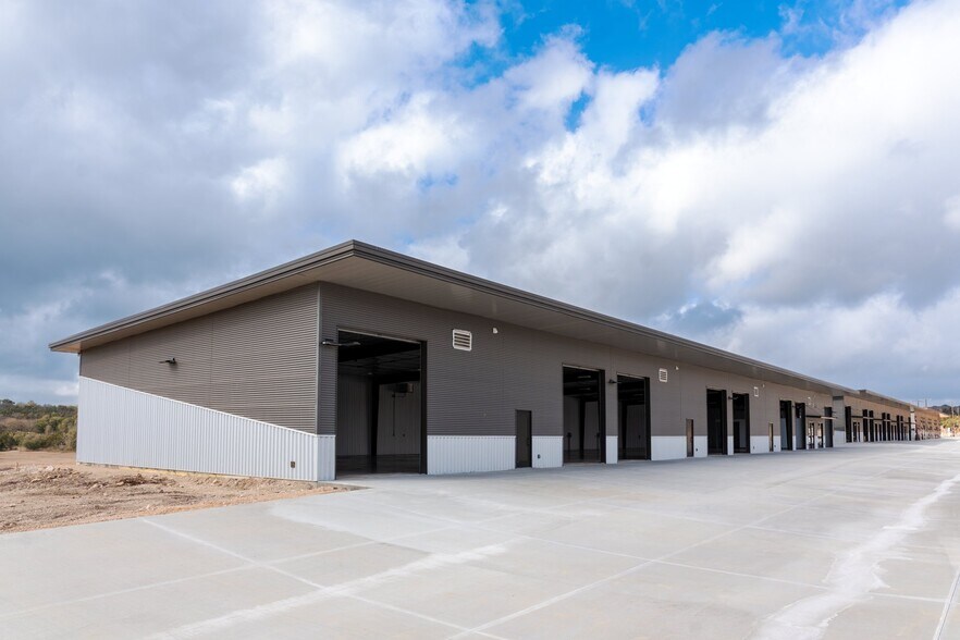 More Photos Of 1900 S Cranes Mill Rd, New Braunfels Unknown For Lease