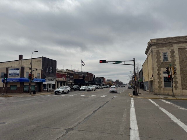 More Photos Of 130 S Knowles Ave, New Richmond Office For Lease