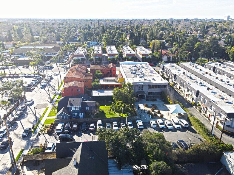 More Photos Of 2215 N Broadway, Santa Ana Office For Sale