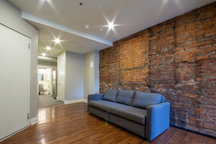 More Photos Of 138 James St N, Hamilton Storefront Retail Residential For Lease