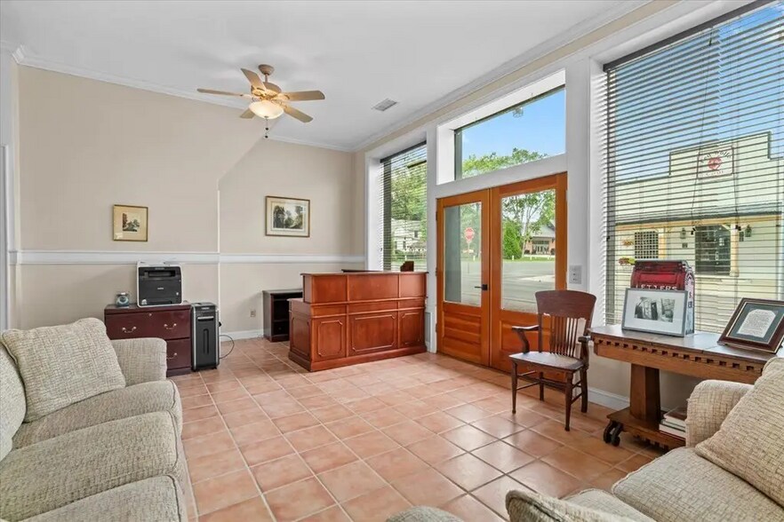 More Photos Of 313 Wolfe St, Cohutta Office For Sale