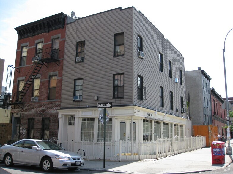 More Photos Of 2 Hope St, Brooklyn Storefront Retail Residential For Lease