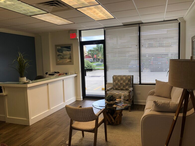 More Photos Of 2215 3rd St S, Jacksonville Beach Office For Lease