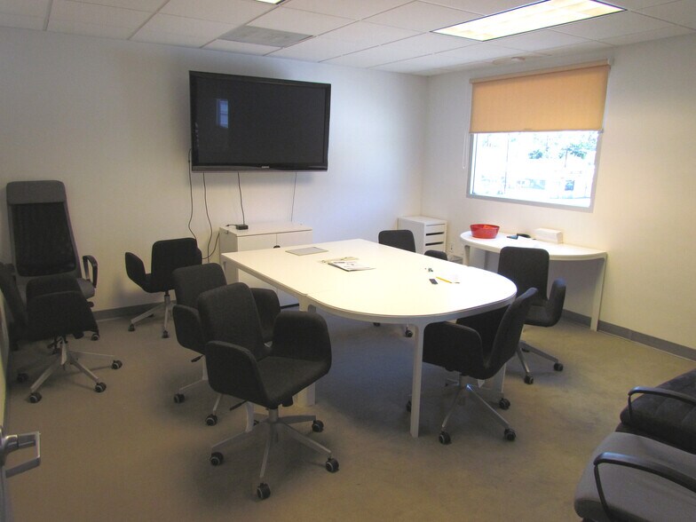 More Photos Of 1518-1520 W Magnolia Blvd, Burbank Storefront Retail Office For Sale