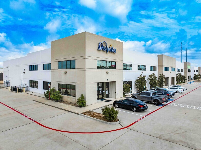 More Photos Of 5655 W Sam Houston Pky N, Houston Unknown For Lease