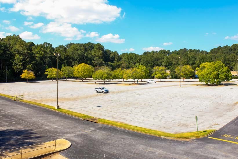 More Photos Of 2731 Candler Rd, Decatur General Retail For Lease