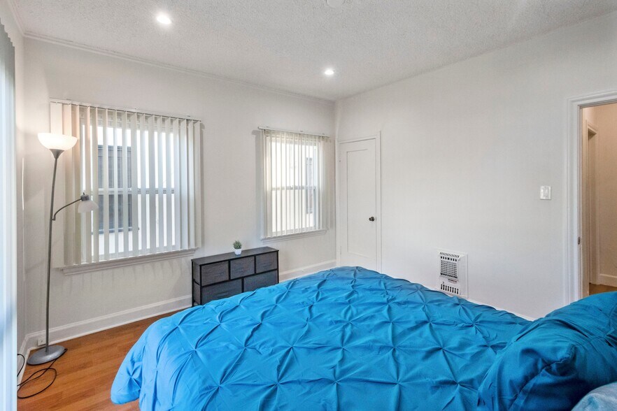 More Photos Of 1296 S Citrus Ave, Los Angeles Apartments For Sale