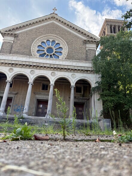 More Photos Of 3500 Montgomery Rd, Cincinnati Religious Facility For Sale