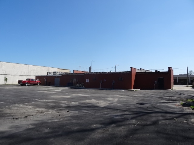 More Photos Of 319-327 Person St, Fayetteville Storefront For Lease