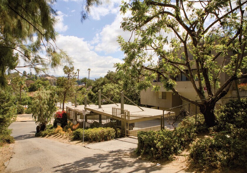 More Photos Of 1188 Innes Ave, Los Angeles Apartments For Sale