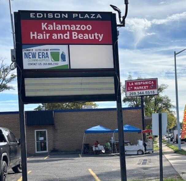 More Photos Of 1601-1613 Portage St, Kalamazoo Storefront Retail Office For Lease