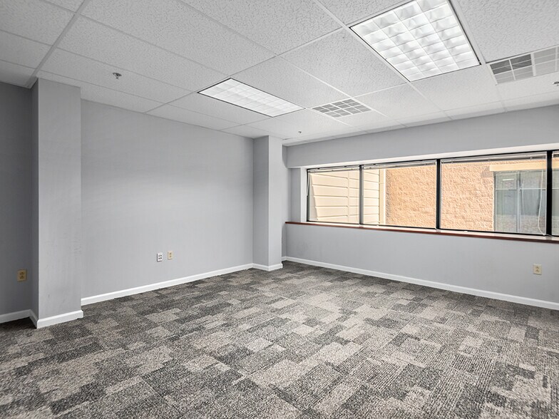 More Photos Of 4-18 Biltmore Ave, Asheville Office For Lease