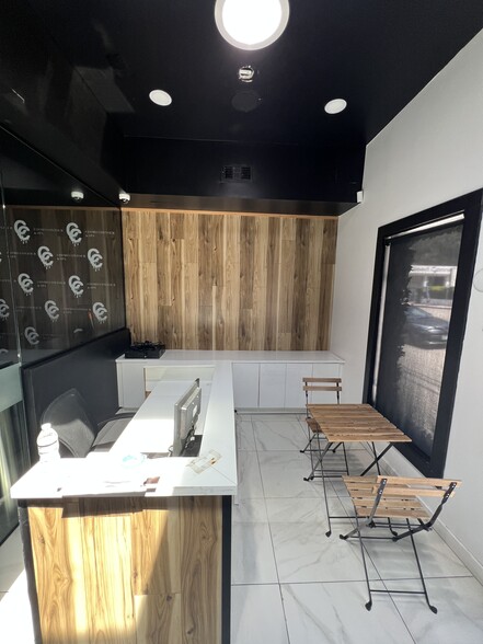 More Photos Of 3743 Cahuenga Blvd, Studio City Office For Lease