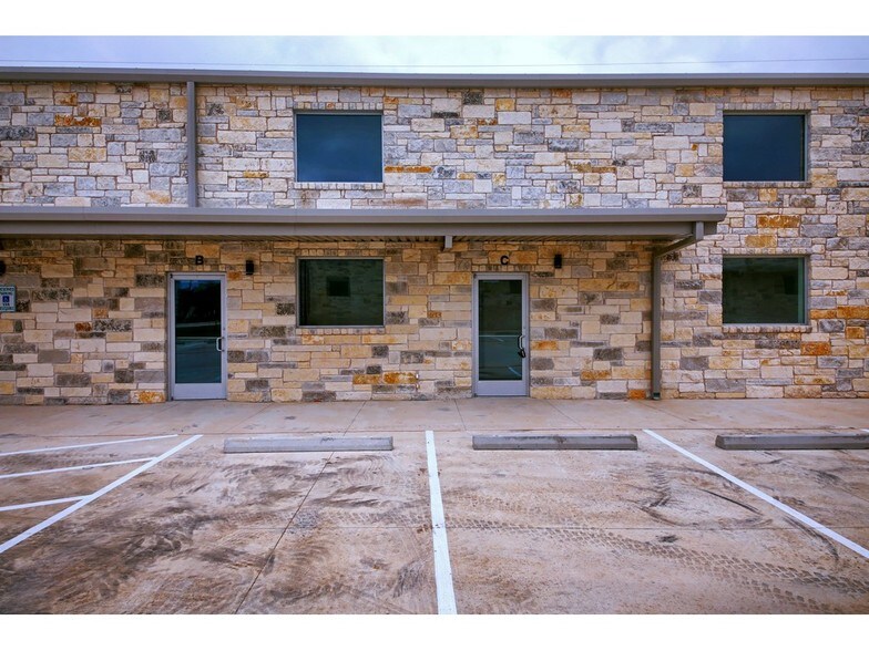 More Photos Of 12112 Anderson Mill Rd, Austin Warehouse For Lease