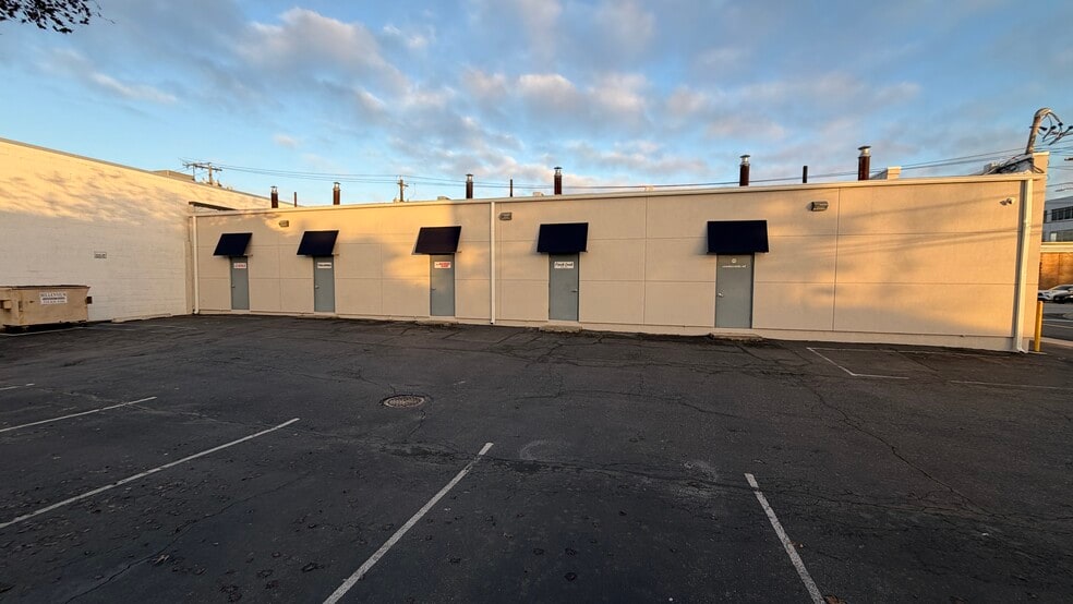 More Photos Of 2596-2606 Merrick Rd, Bellmore Storefront For Lease