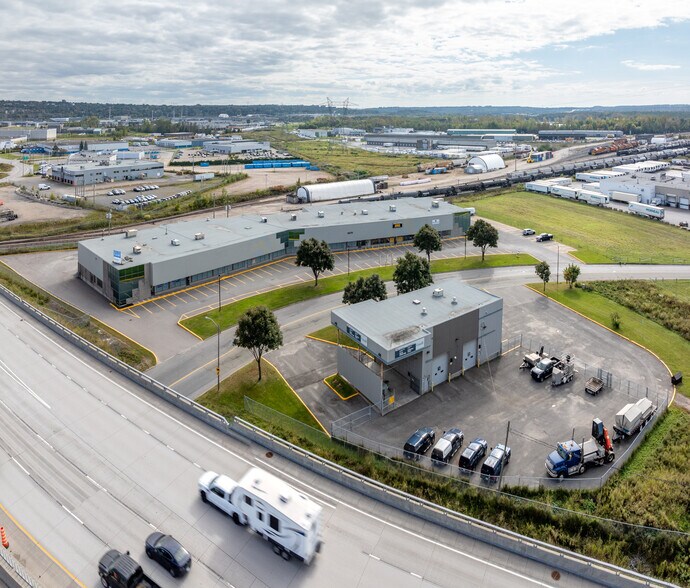 More Photos Of 4975 Rue Rideau, Québec Distribution For Lease