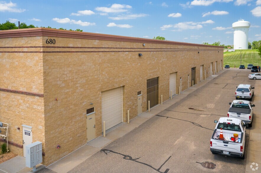 More Photos Of 670 Commerce Dr, Woodbury Unknown For Lease