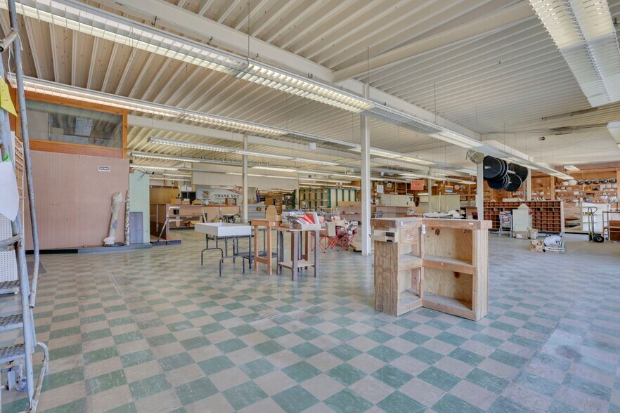 More Photos Of , Lancaster General Retail For Sale