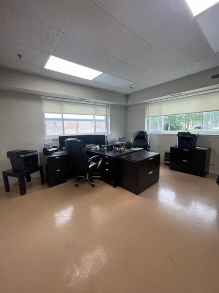 More Photos Of 2625 Gardner Rd, Broadview Warehouse For Lease